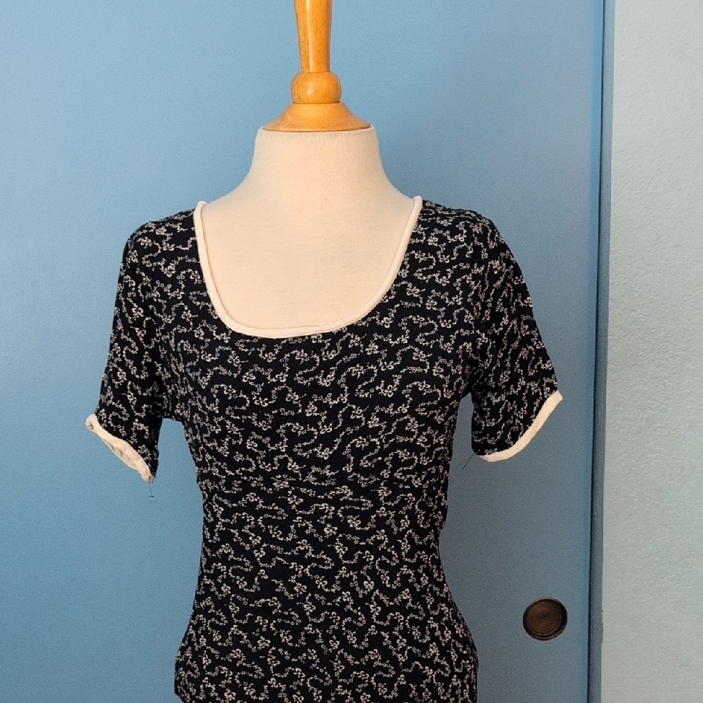 Nostalgia Black Floral Scoop Neck Midi Dress Size S